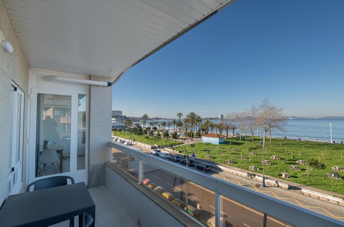 Primera Linea De Playa Samil Costa Con Garaje Incluido Vigo Exteriör bild