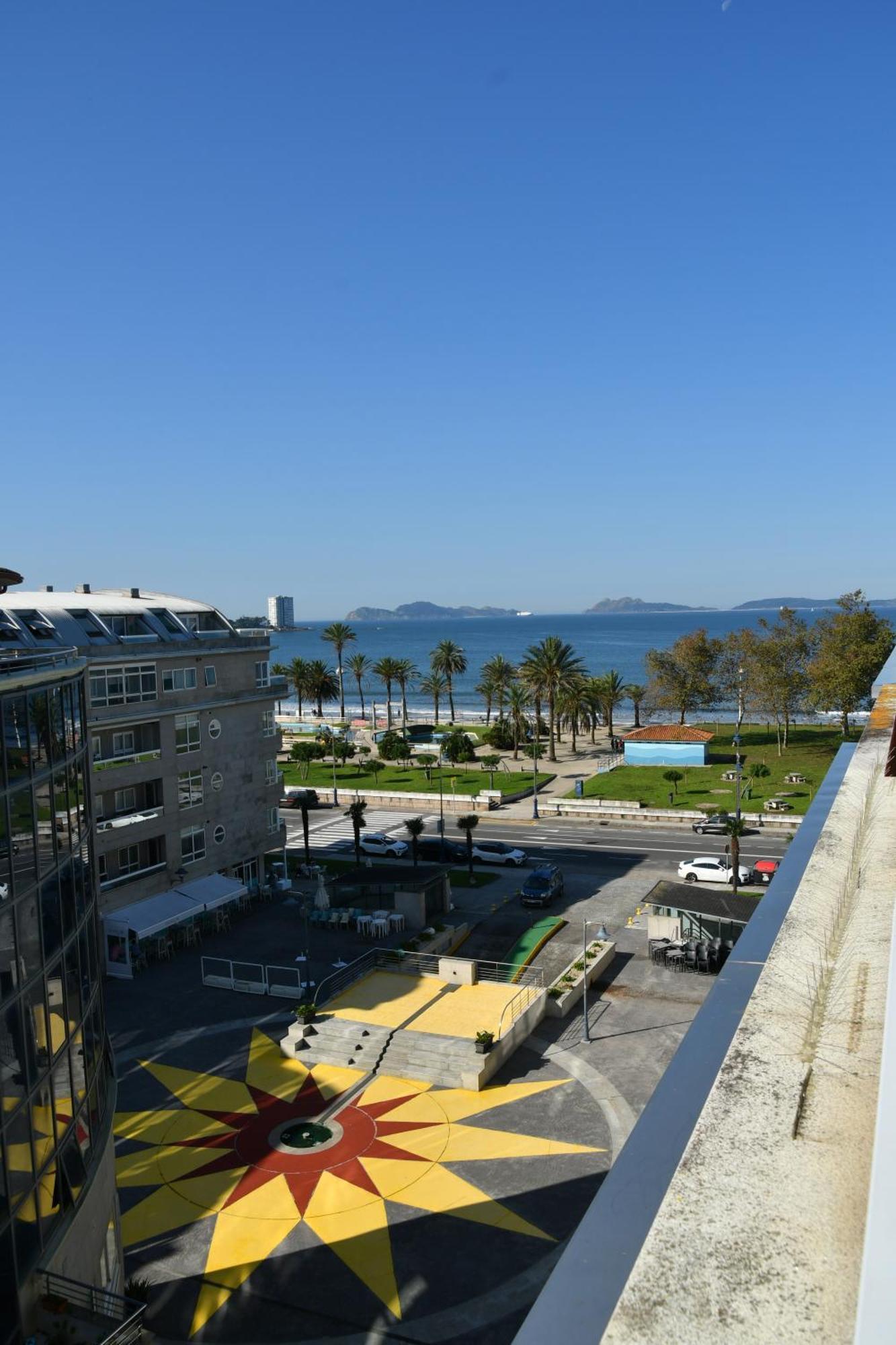 Primera Linea De Playa Samil Costa Con Garaje Incluido Vigo Exteriör bild