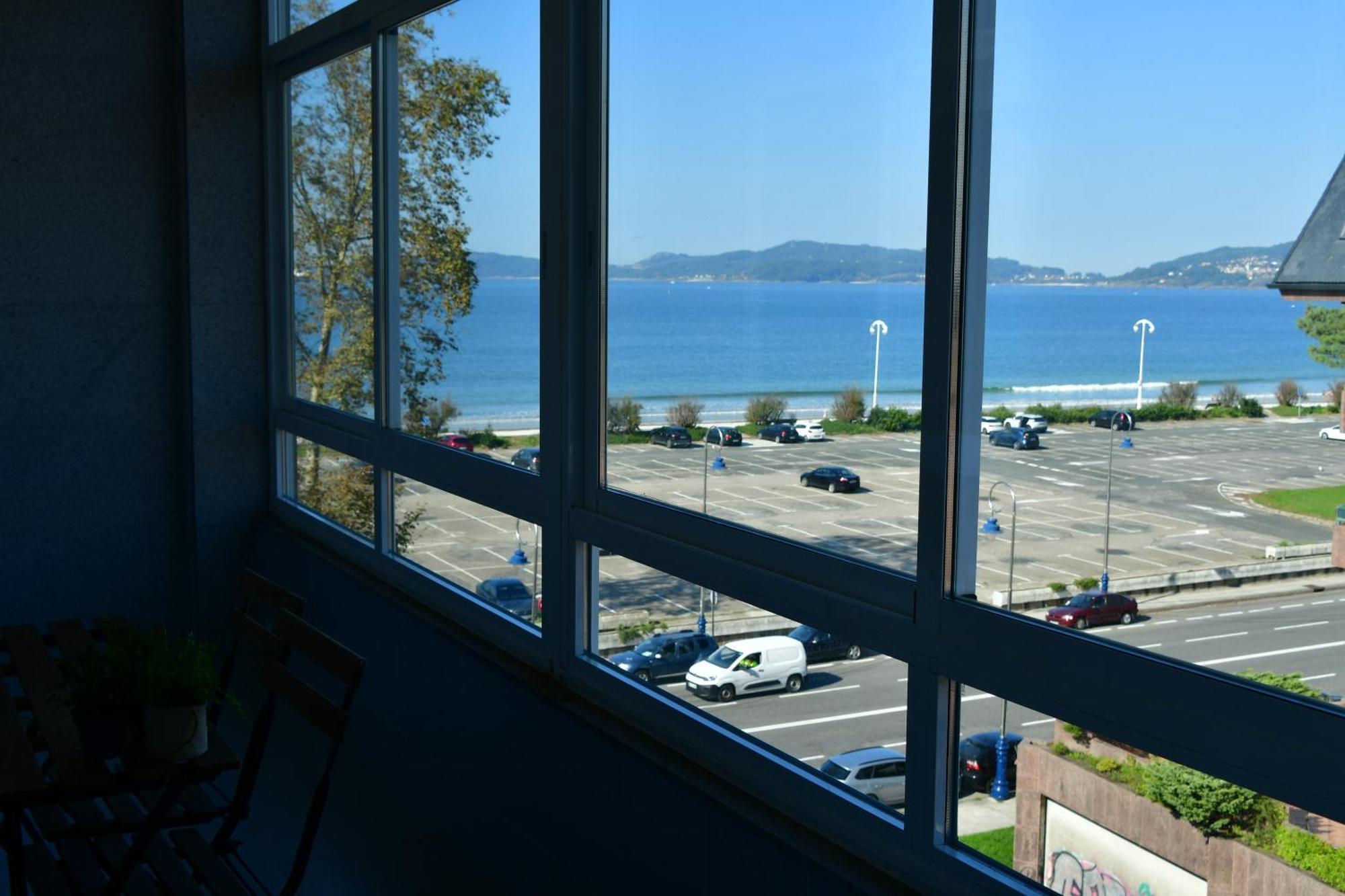Primera Linea De Playa Samil Costa Con Garaje Incluido Vigo Exteriör bild
