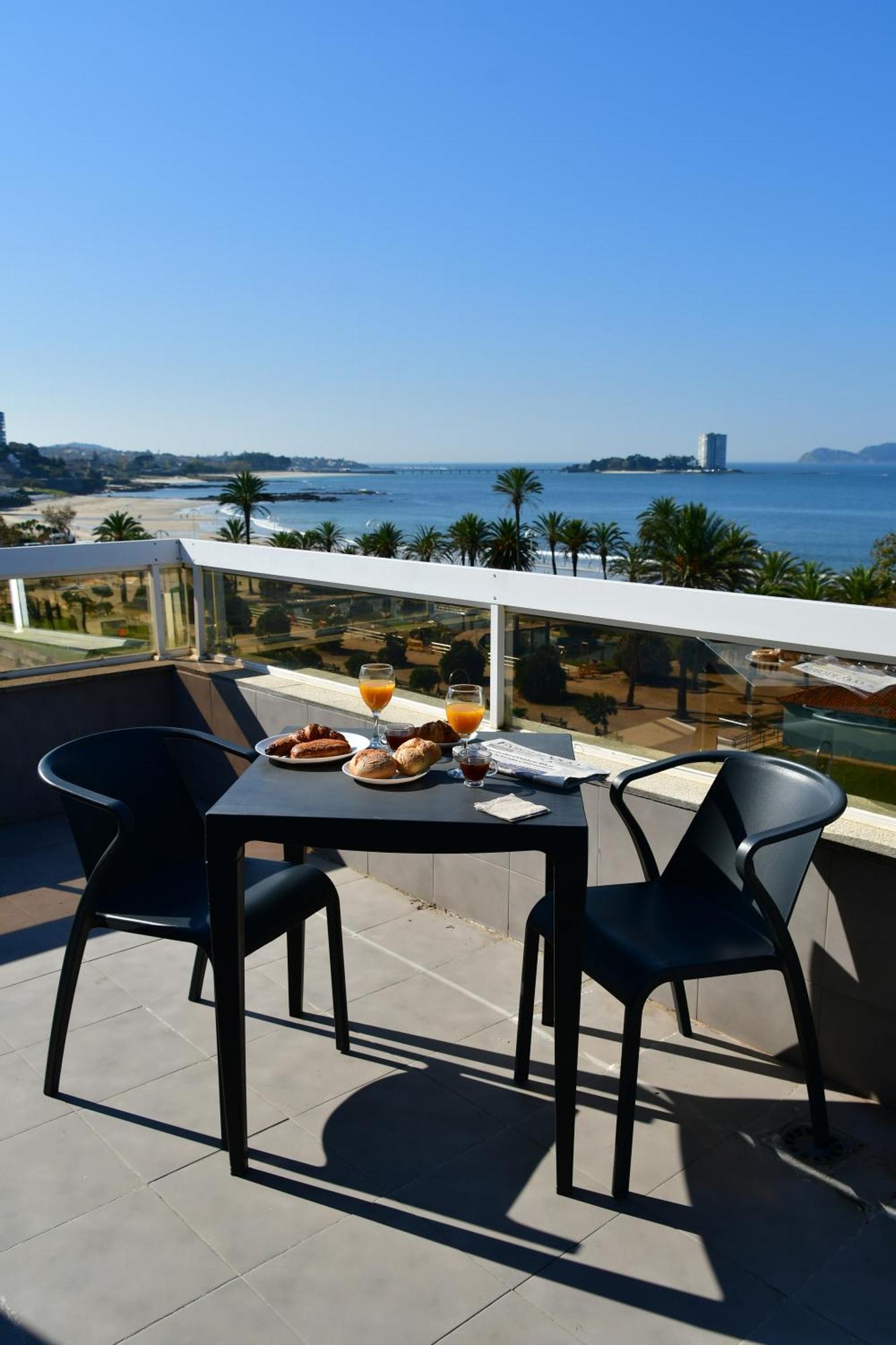 Primera Linea De Playa Samil Costa Con Garaje Incluido Vigo Exteriör bild